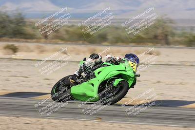 media/Nov-16-2025-Race Pace (Sun) [[8c5fa54630]]/Verified Riders/7-Turn 4 (1155am)/